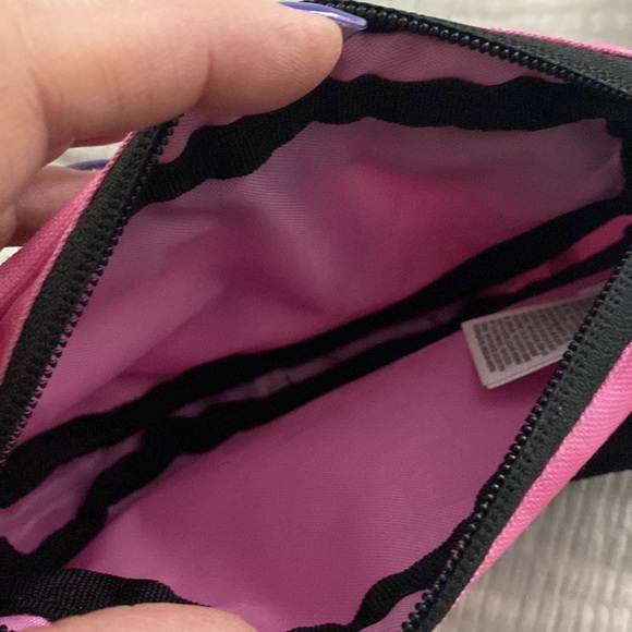 VANS Off the Wall MINI WAIST PACK - Picture 4 of 5